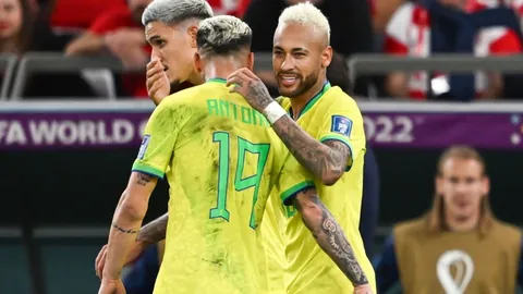 “开拓者狂胜黄蜂53分创赛季最大分差，快船59分领跑夺冠之巅”